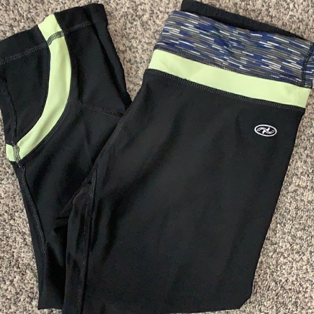 NYL Black Crop Leggings - Size M